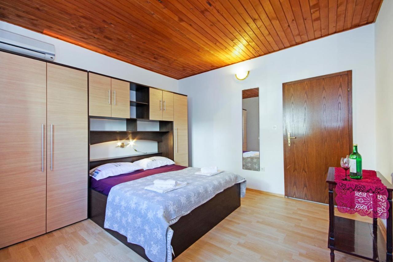 Apartmani Andrija Zivogosce Exterior photo